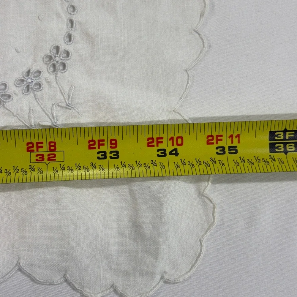 Vintage Linen Tea Tablecloth 4 Napkins Set White Floral Eyelet Scalloped Edge